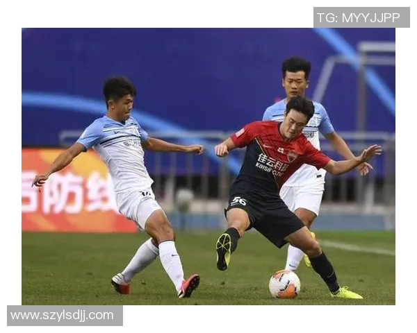 广州富力迎战深圳队全力争胜展现主场优势与球队实力对决