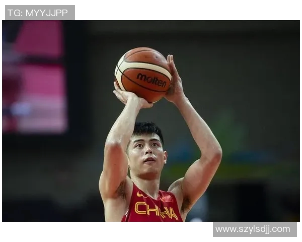 方硕在篮球赛场的崛起与挑战解析他如何成为球队的核心力量与未来之星