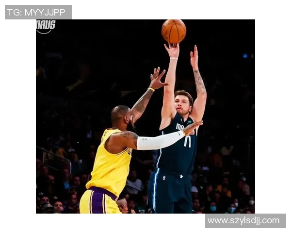 黄蜂与篮网激战回顾全场精彩瞬间与关键时刻分析 黄蜂与篮网激战回顾全场精彩瞬间与关键时刻分析