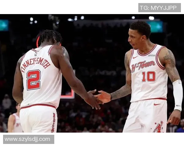 火箭队与猛龙激战正酣球迷期待精彩对决与惊喜时刻 火箭队与猛龙激战正酣球迷期待精彩对决与惊喜时刻