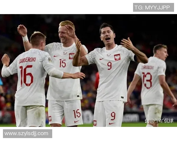 莱万领衔球队新篇章展现足球魅力与个人风采的完美结合