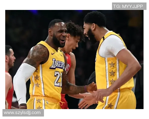 篮球明星奥尔森的传奇之路与赛场背后的奋斗故事